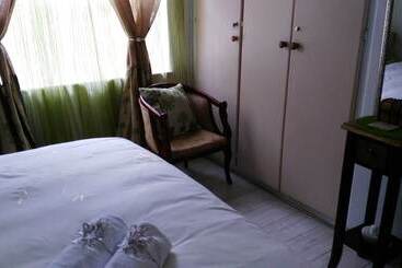 پانسیون Lapeng Home Away From Home