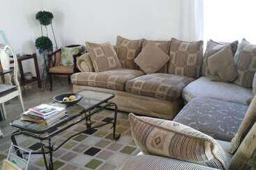 پانسیون Lapeng Home Away From Home