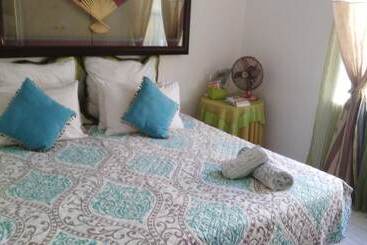 پانسیون Lapeng Home Away From Home