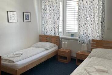 پانسیون Mikulov Inn Hotel Zeme