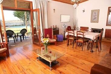 پانسیون Oudtshoorn Homestay Accommodation