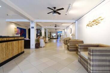 پانسیون Reddoorz Plus Near Mendoza Park