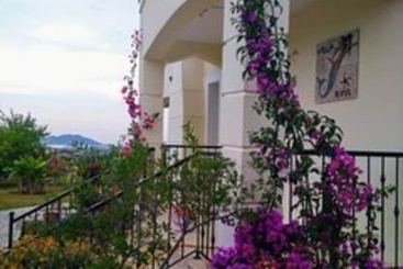 Villa Ruya,with Swimming Pool & Stunning Sea Views