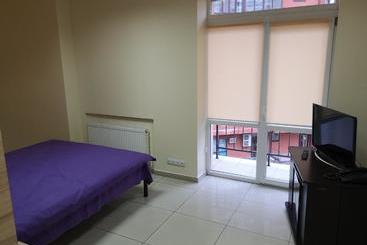 هاستل Academ House