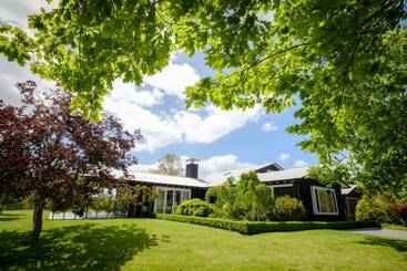 تختخواب و صبحانه Blackwood House