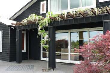 تختخواب و صبحانه Blackwood House