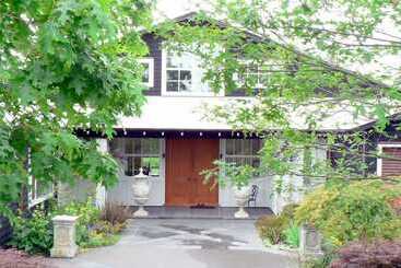 تختخواب و صبحانه Blackwood House