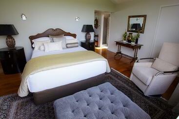 تختخواب و صبحانه Blackwood House