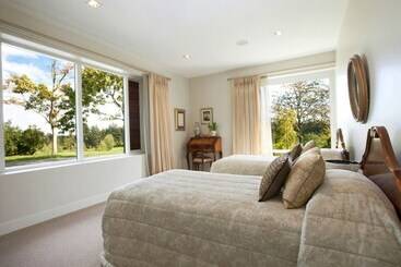 تختخواب و صبحانه Blackwood House