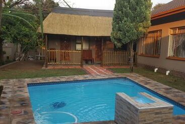 تختخواب و صبحانه Lauren Palace Guest House