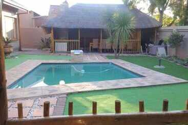 تختخواب و صبحانه Lauren Palace Guest House