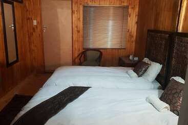 تختخواب و صبحانه Lauren Palace Guest House