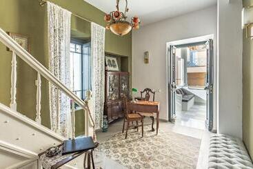 هتل Camara Suites