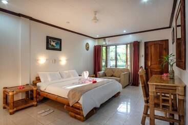 هتل Kasai Village Dive Resort