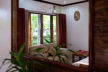 هتل Kasai Village Dive Resort