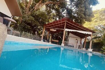 هتل Villas Cabuya Beach & Forest