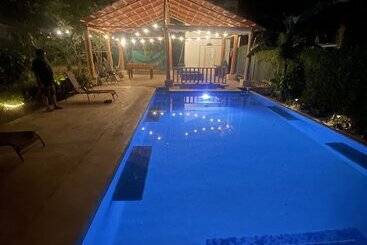هتل Villas Cabuya Beach & Forest