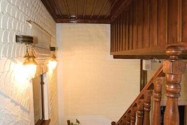 هتل Cicerone Lodge