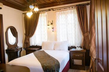 هتل Cicerone Lodge