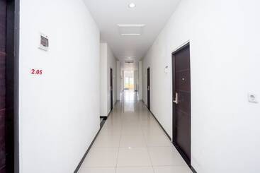 هتل Oyo 2695 D Es Guest House