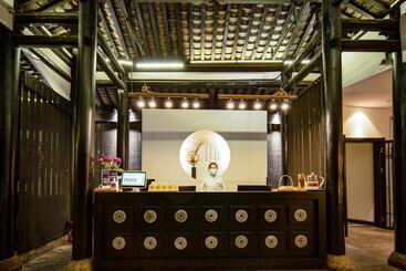 Xijian Hotel   Kunming Dongfeng East Road Dashuying Metro Station