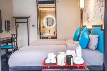 Xijian Hotel   Kunming Dongfeng East Road Dashuying Metro Station