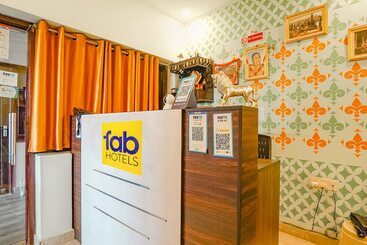 هتل Fabexpress Shree Karuna