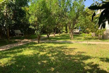 هتل Nordhaus Suites Garden And Tours