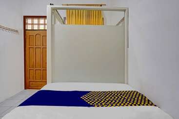 هتل Reddoorz Syariah At Bumi Eyang Enin Homestay Tasikmalaya