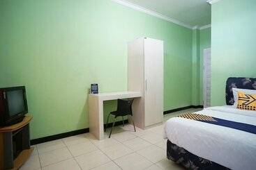 هتل Spot On 2729 Marzan Syariah Guest House