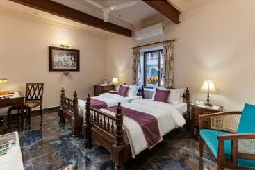هتل Welcomheritage Mohangarh Fort