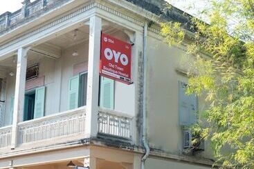 هتل Oyo Old Town Boutique Hostel