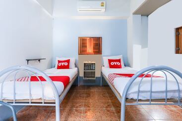 هتل Oyo Old Town Boutique Hostel