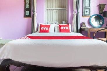 هتل Oyo Old Town Boutique Hostel