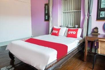 هتل Oyo Old Town Boutique Hostel