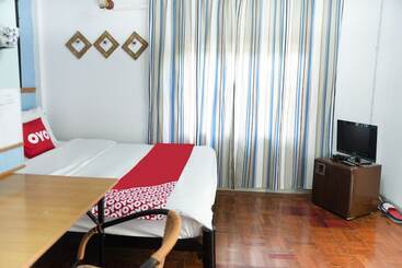 هتل Oyo Old Town Boutique Hostel