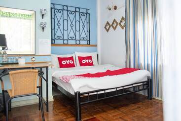 هتل Oyo Old Town Boutique Hostel