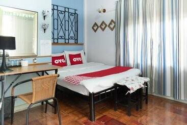 هتل Oyo Old Town Boutique Hostel