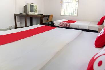 هتل Oyo Old Town Boutique Hostel