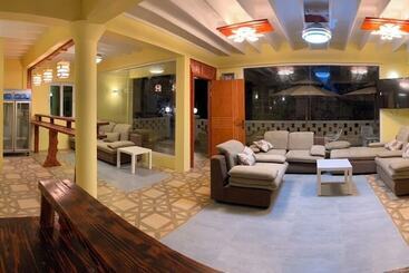 پانسیون Luna Lodge