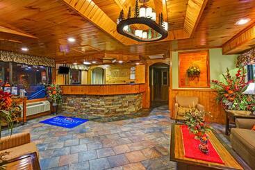 Hotel Baymont By Wyndham Gatlinburg On The River