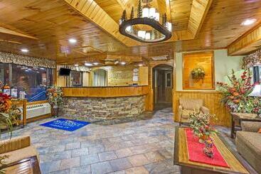 Hotel Baymont By Wyndham Gatlinburg On The River