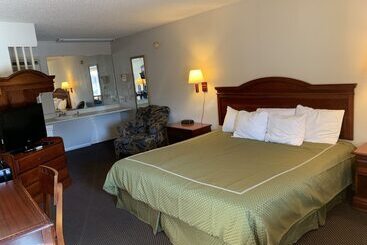 هتل Merrimac Inn & Suites