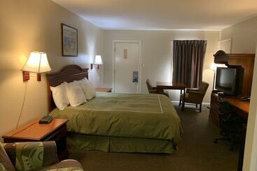 هتل Merrimac Inn & Suites