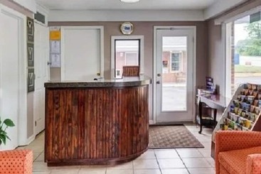 هتل Merrimac Inn & Suites