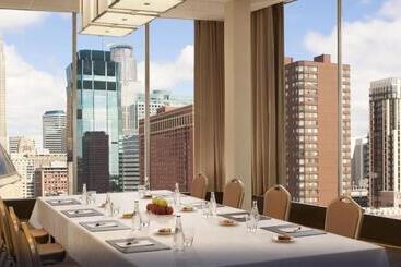 هتل Sheraton Minneapolis Downtown Convention Center