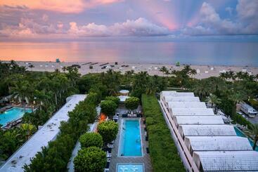 هتل Nautilus Sonesta Miami Beach