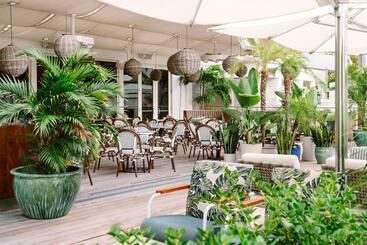 هتل Nautilus Sonesta Miami Beach