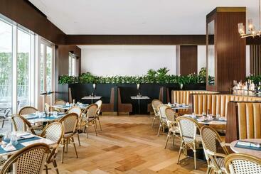 هتل Nautilus Sonesta Miami Beach