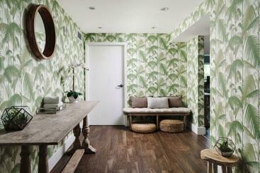 هتل Nautilus Sonesta Miami Beach